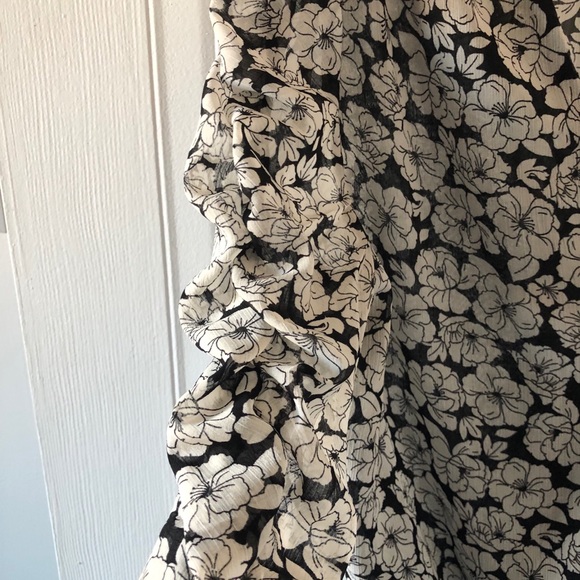 Flower Wrap Blouse - Picture 2 of 3